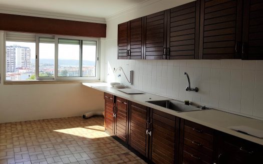 2 Bed Apartment Linda-a-velha