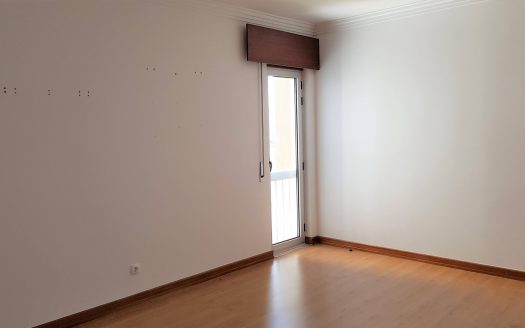 2 Bed Apartment Linda-a-velha