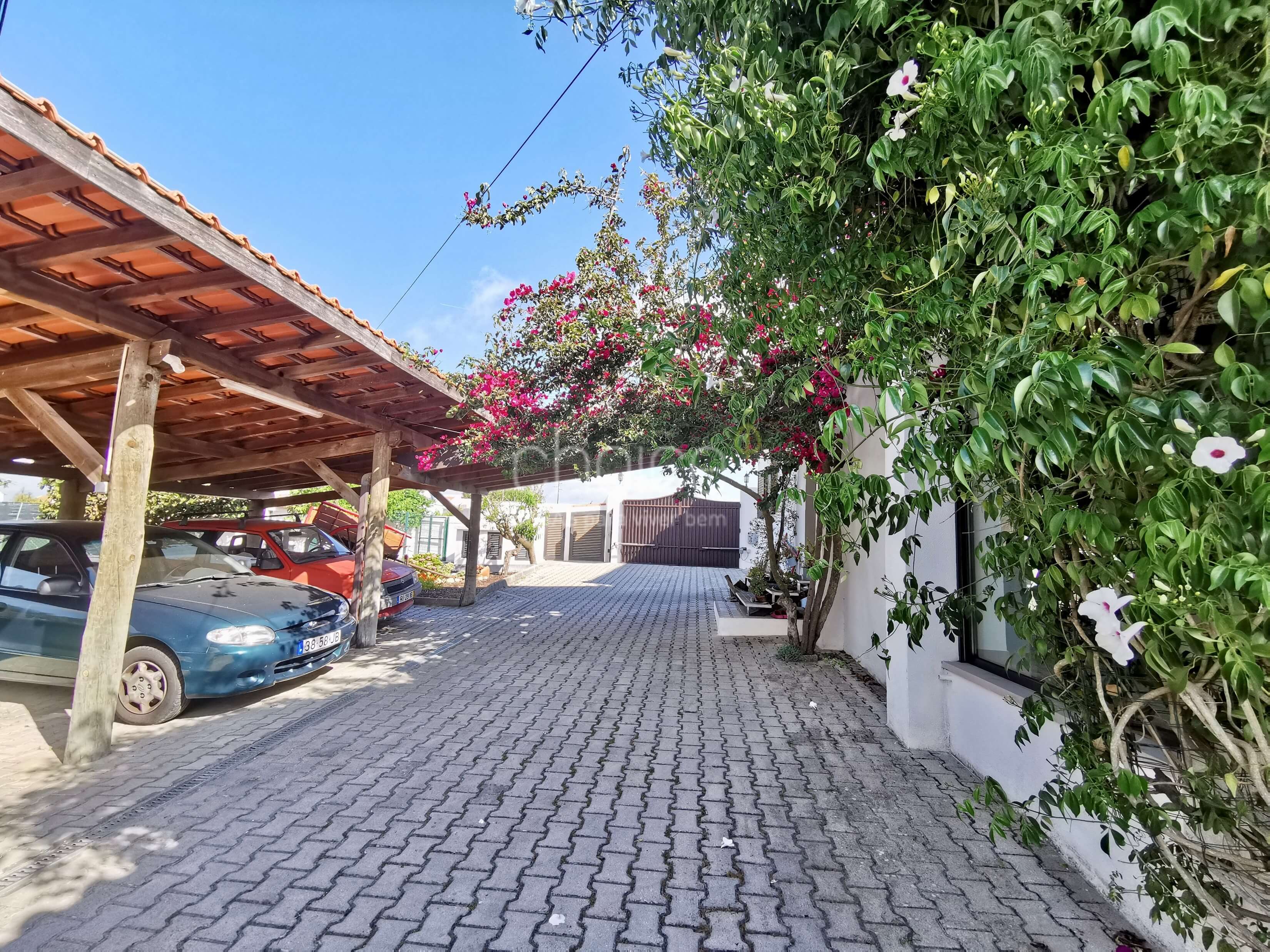 Fantastic 6-bedroom farmhouse in Aveiras de Cima