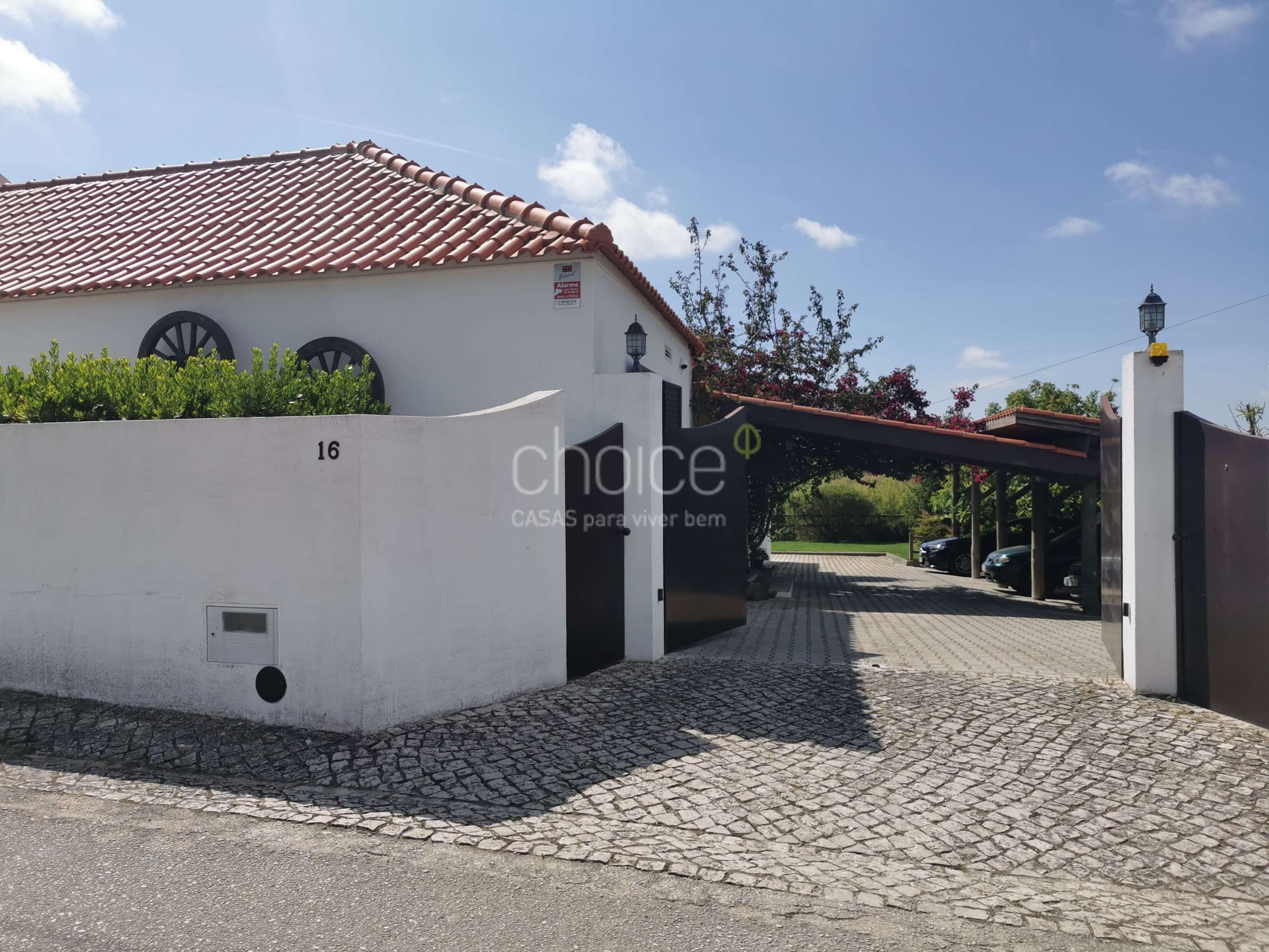Fantastic 6-bedroom farmhouse in Aveiras de Cima