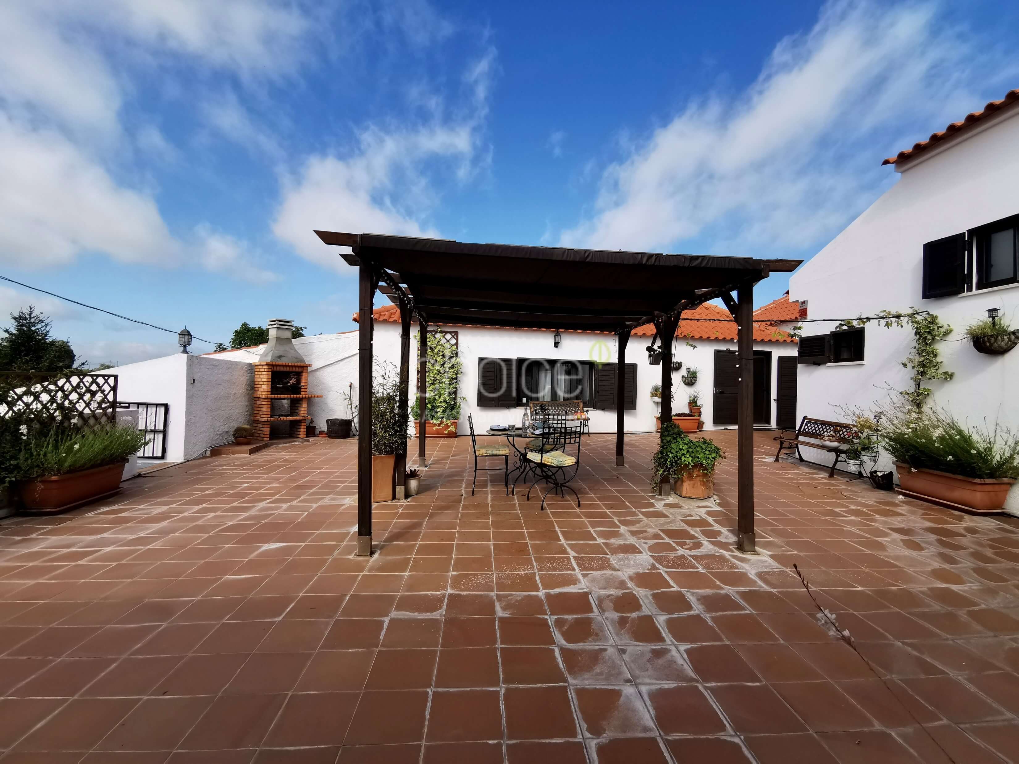 Fantastic 6-bedroom farmhouse in Aveiras de Cima
