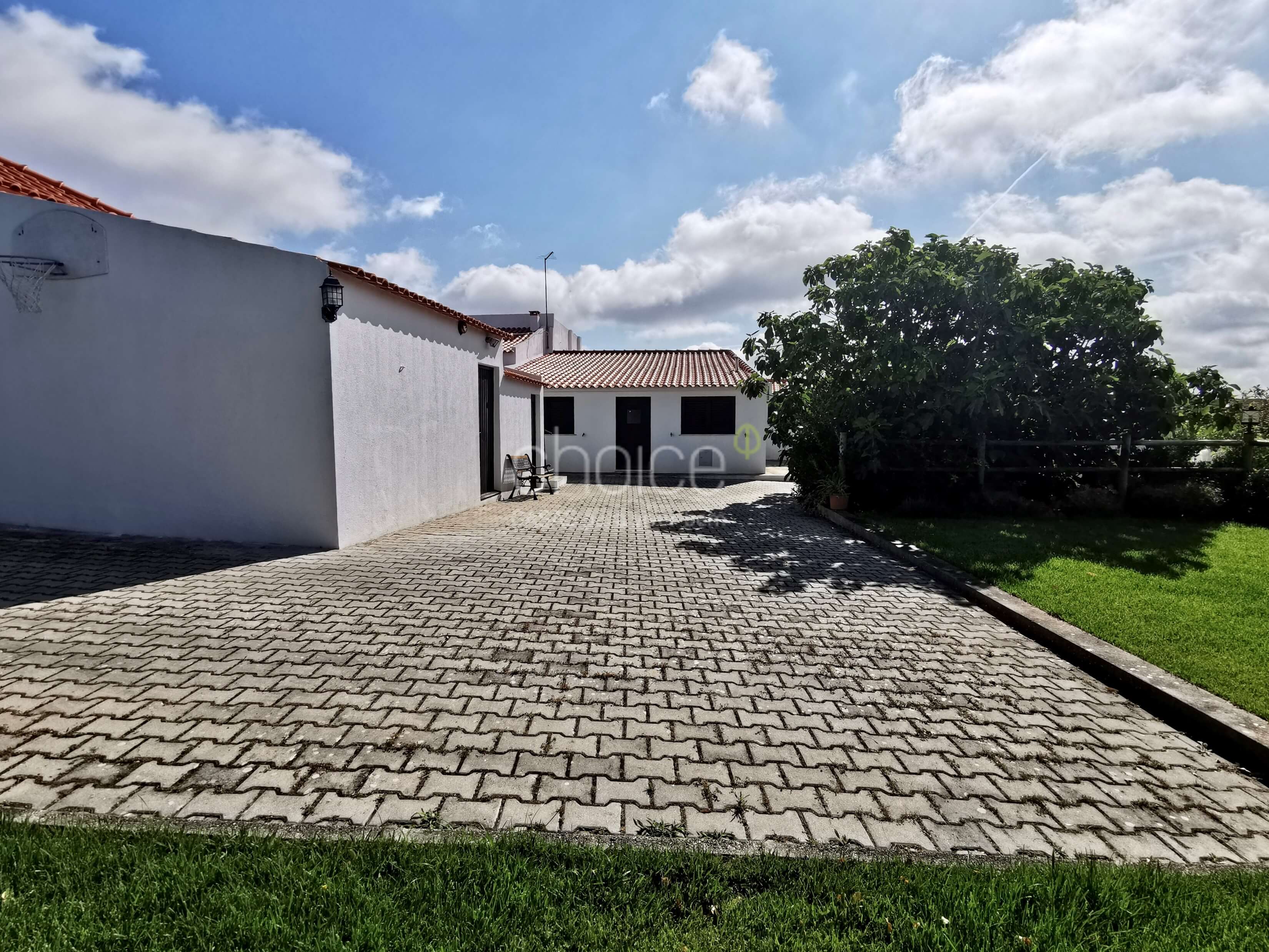 Fantastic 6-bedroom farmhouse in Aveiras de Cima