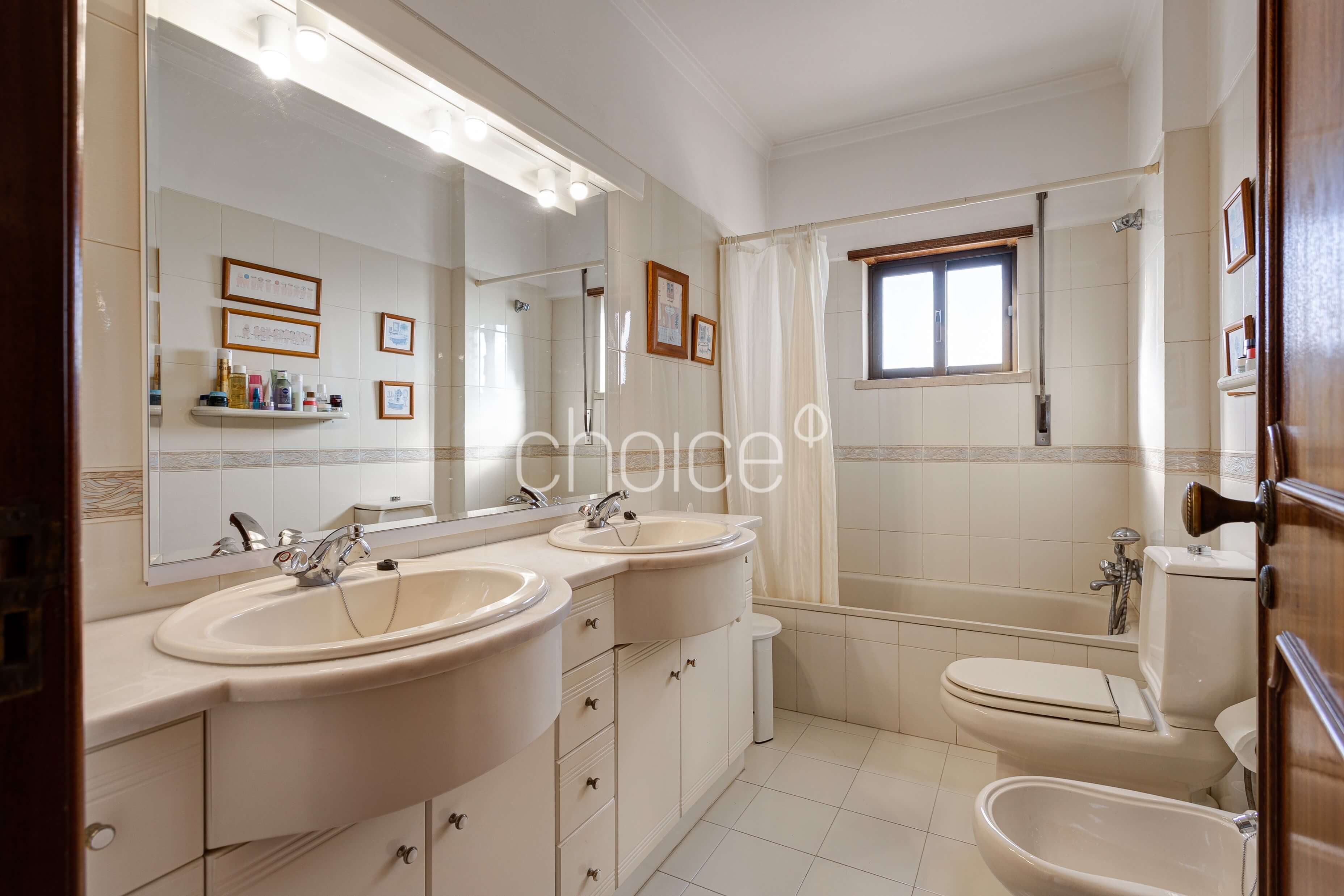 3 bedroom flat I Bairro do Rosário I sea view I balconies I lift