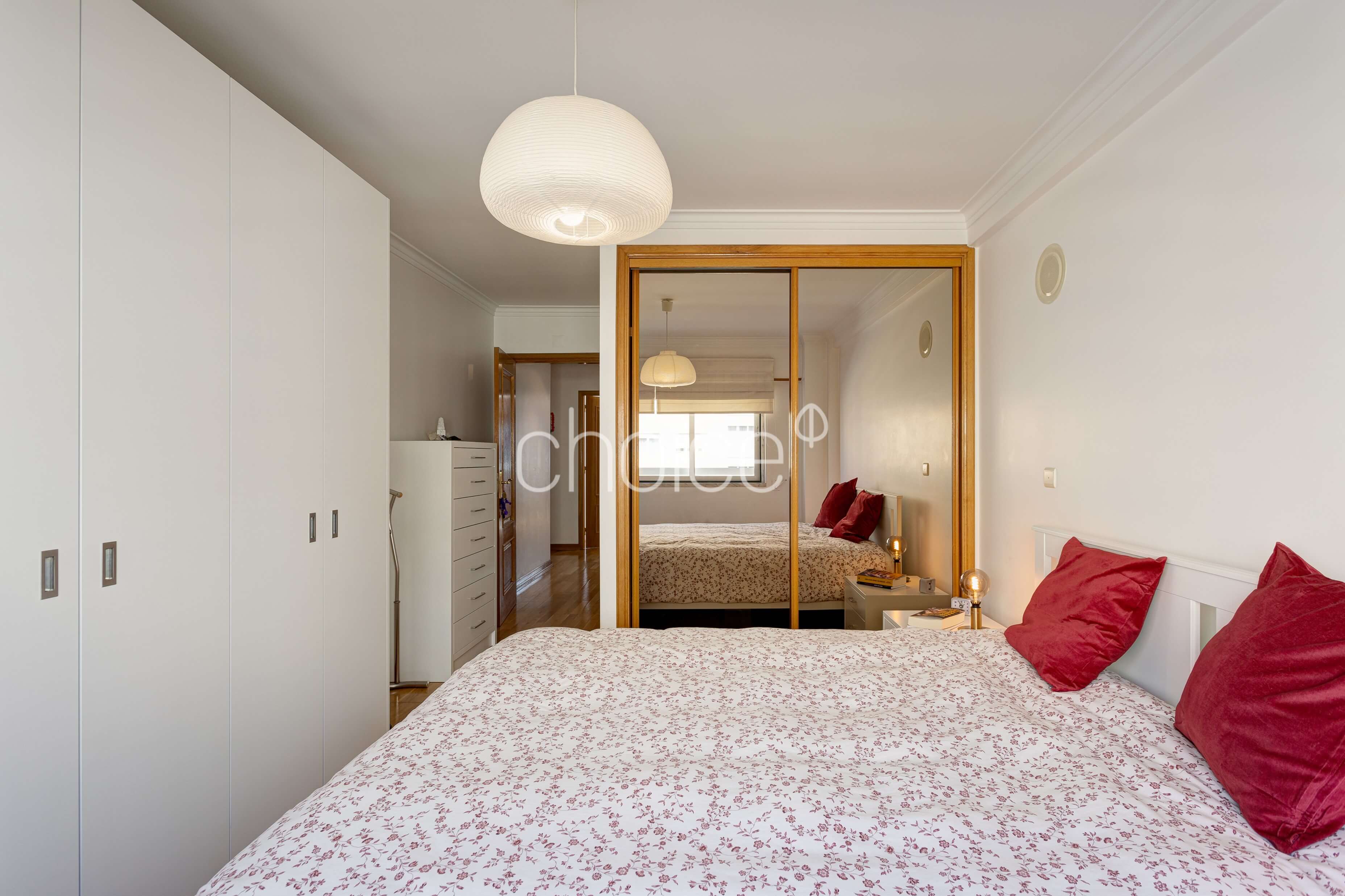 2-bedr. flat l Nova Carnaxide | Lisboa | with lift and garage