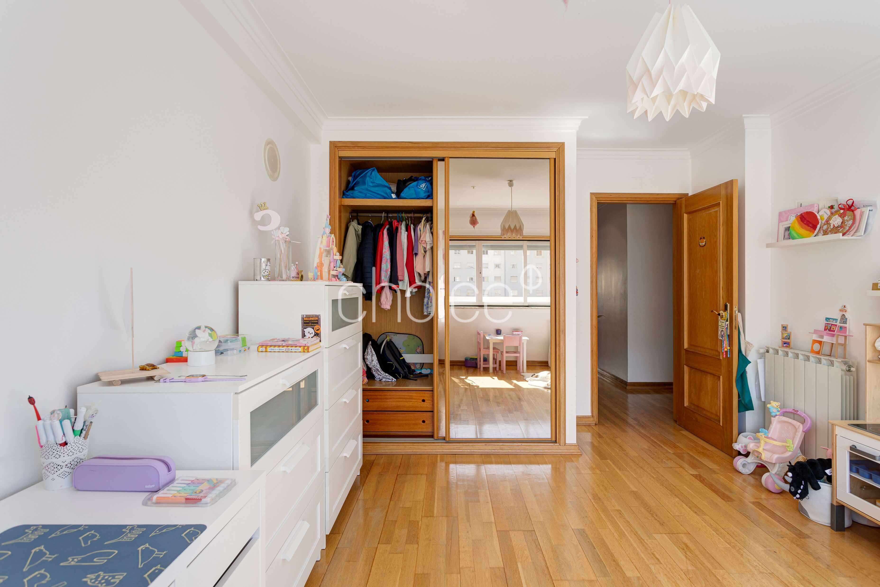 2-bedr. flat l Nova Carnaxide | Lisboa | with lift and garage