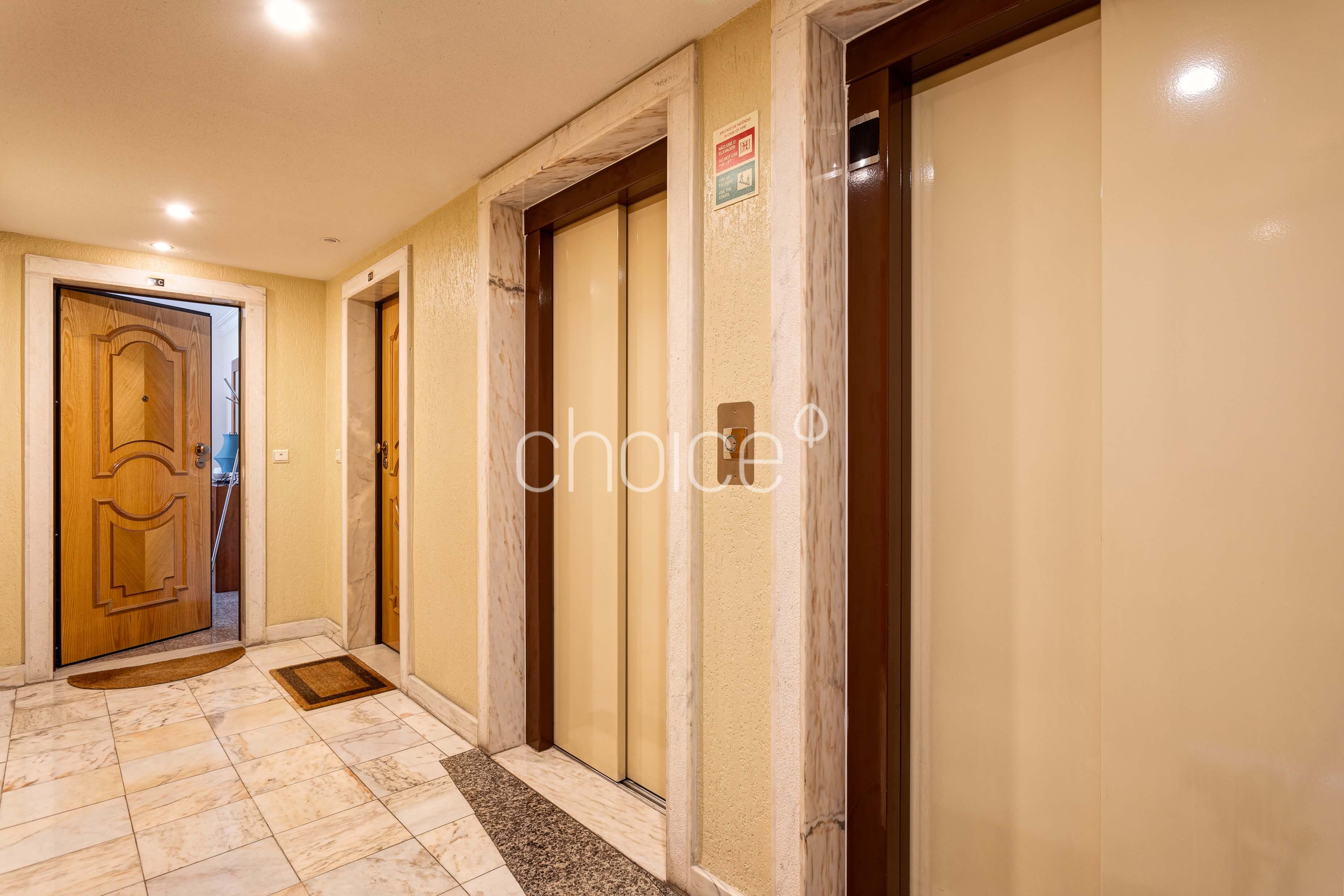 2-bedr. flat l Nova Carnaxide | Lisboa | with lift and garage