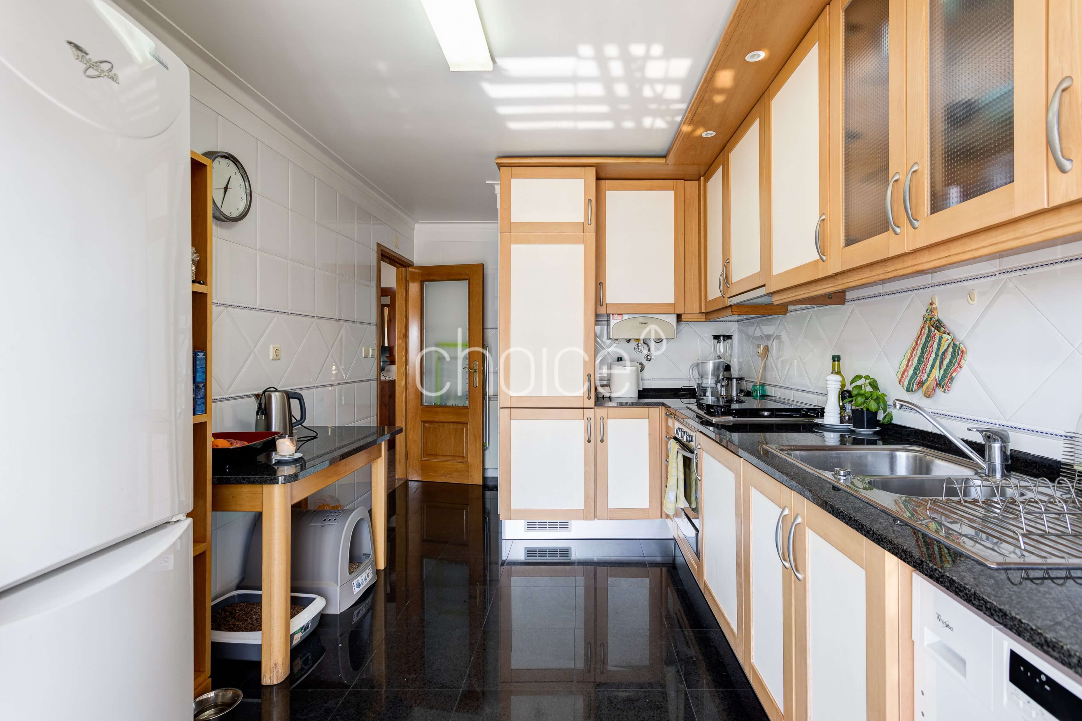 2-bedr. flat l Nova Carnaxide | Lisboa | with lift and garage