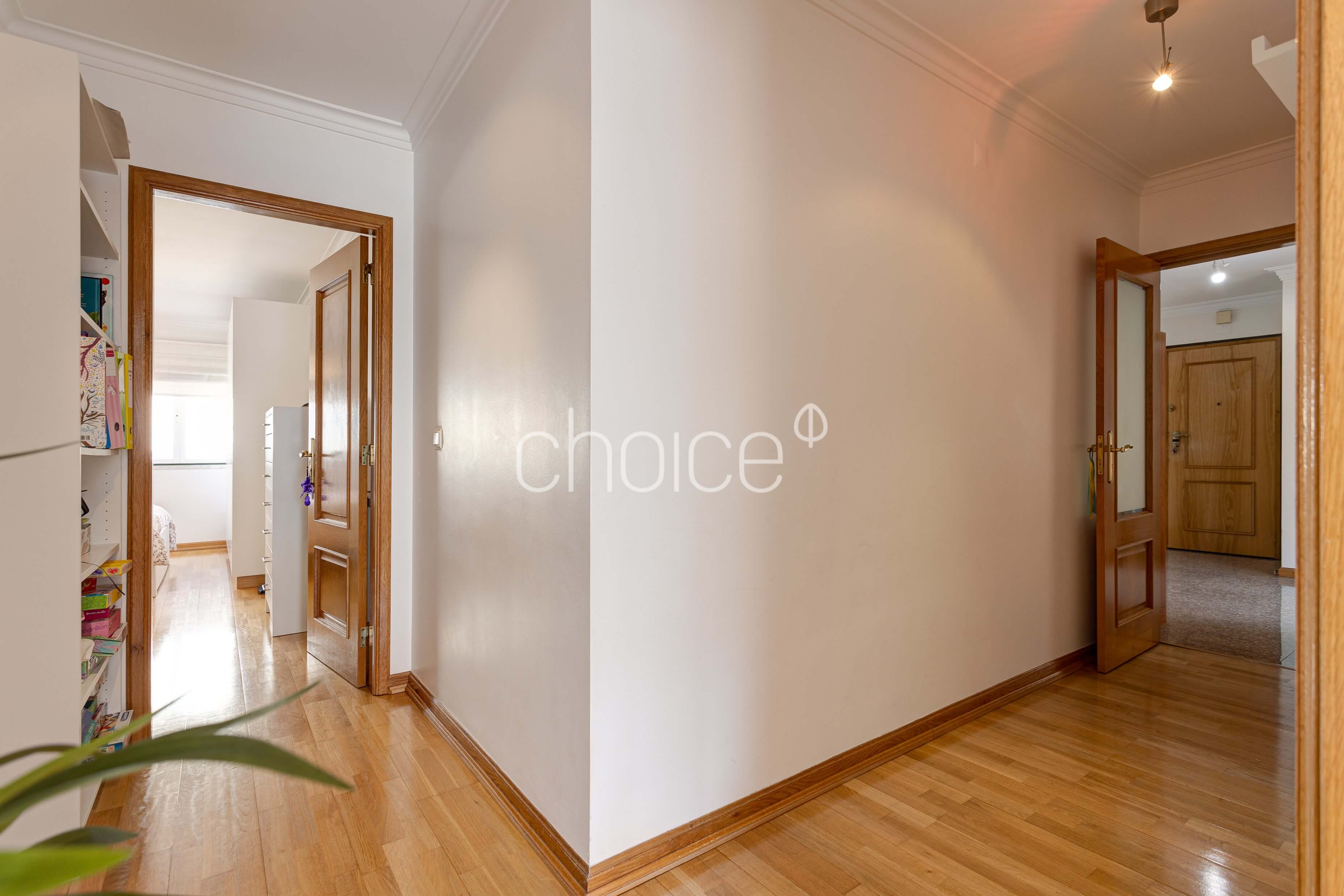 2-bedr. flat l Nova Carnaxide | Lisboa | with lift and garage