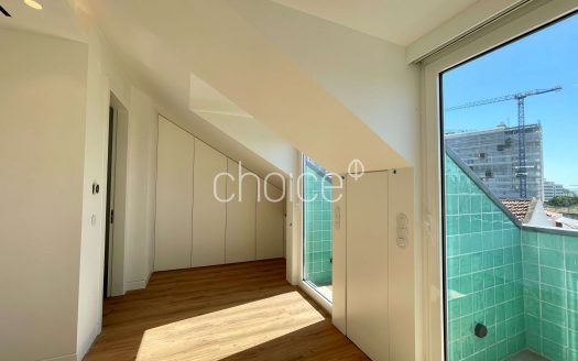 Fantástica moradia de tipologia T2  terraço, piscina e garagem l Parque das Nações