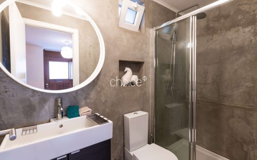 Moradia T2 com Charme em Rua Típica | Próximo da Assembleia da República e Praça das Flores