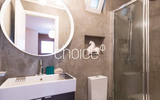 Moradia T2 com Charme em Rua Típica | Próximo da Assembleia da República e Praça das Flores