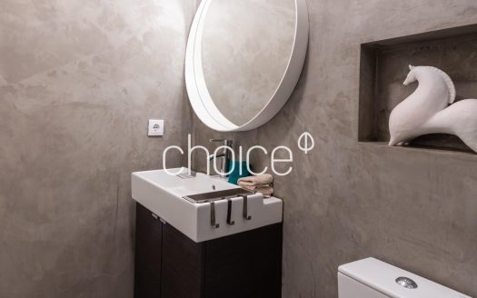 Moradia T2 com Charme em Rua Típica | Próximo da Assembleia da República e Praça das Flores