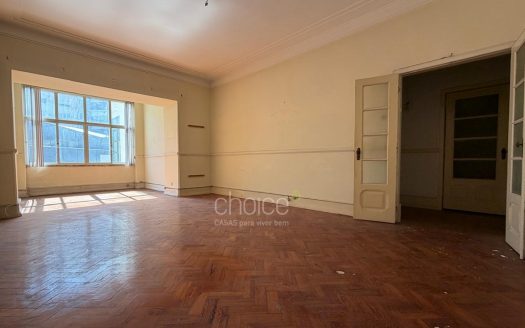 T3+1 de Charme com 150m² | Av. Elias Garcia | Ao lado da Gulbenkian | Para Remodelar