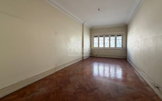 T3+1 de Charme com 150m² | Av. Elias Garcia | Ao lado da Gulbenkian | Para Remodelar