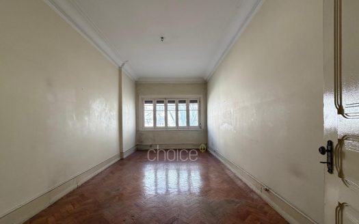 T3+1 de Charme com 150m² | Av. Elias Garcia | Ao lado da Gulbenkian | Para Remodelar